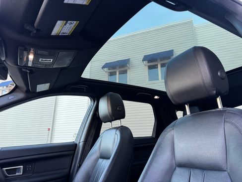 Used 2018 Land Rover Discovery Sport HSE image 14