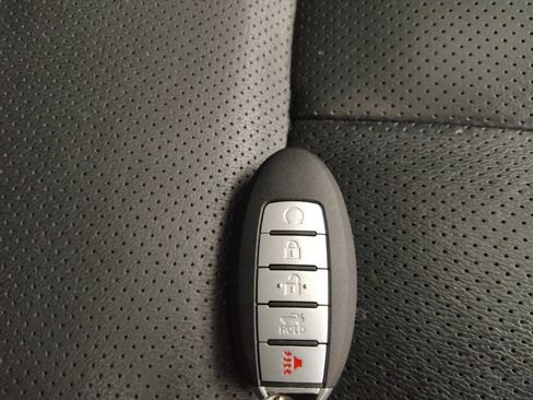 Used 2017 Nissan Murano Platinum w/ Platinum Technology Package AWD/4WD image 32