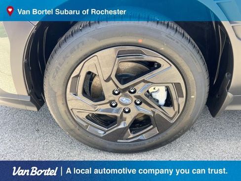 Used 2025 Subaru Crosstrek 2.5i Sport AWD/4WD image 9