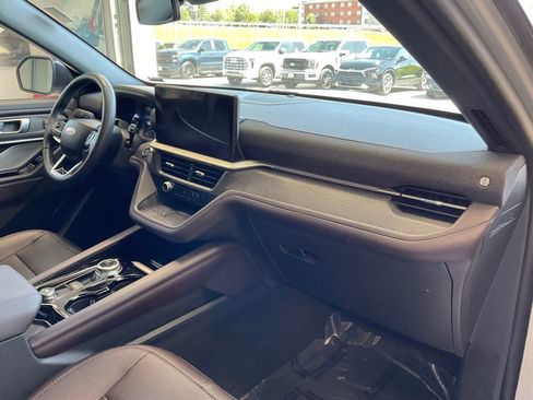 Used 2025 Ford Explorer Platinum w/ LUX Leather Package AWD/4WD image 20