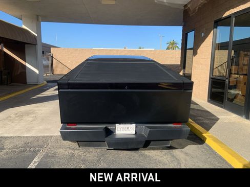 Used 2024 Tesla Cybertruck AWD Crew Cab image 5