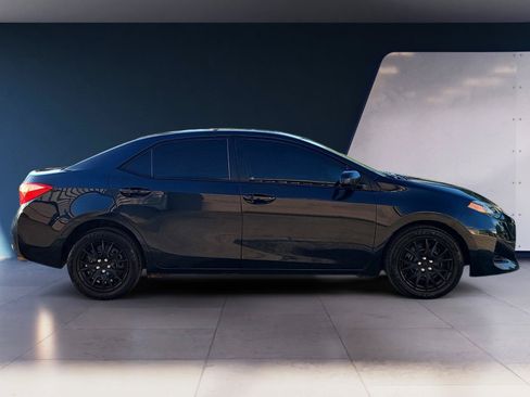 Used 2017 Toyota Corolla LE FWD image 6