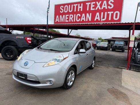 Used 2012 Nissan Leaf SL w/ Eco Design Pkg FWD image 6
