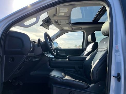 Used 2025 Ford Expedition Platinum AWD/4WD image 23