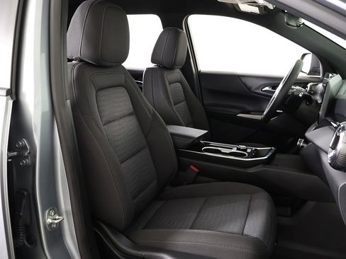 Used 2026 Chevrolet Equinox LT FWD image 33