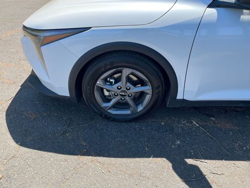 Used 2025 Kia K4 LXS image 29