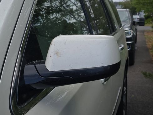 Used 2015 Cadillac Escalade Premium image 9