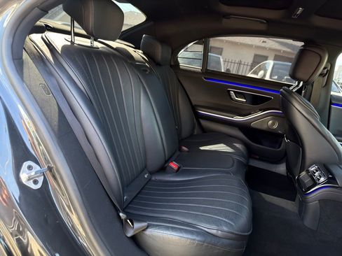 Used 2022 Mercedes-Benz S 500 4MATIC w/ AMG Line Package image 30