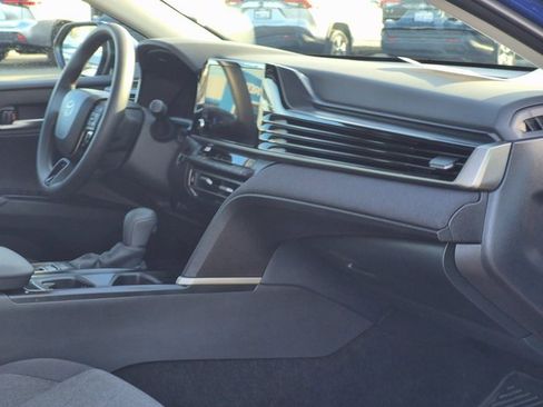 Used 2025 Toyota Camry LE image 21