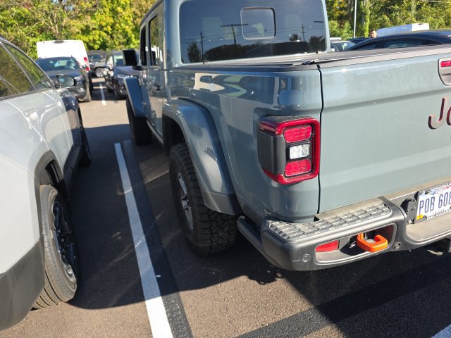 Used 2025 Jeep Gladiator Mojave AWD/4WD image 10