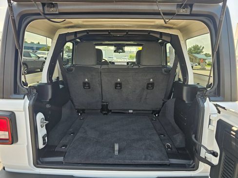 Used 2025 Jeep Wrangler Unlimited Sport AWD/4WD image 31
