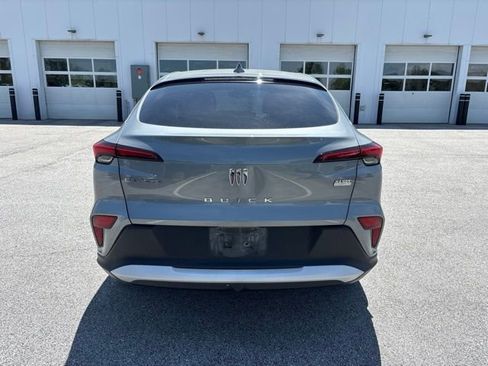 Used 2024 Buick Envista Preferred w/ Convenience I Package FWD image 3