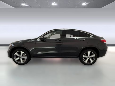 Used 2023 Mercedes-Benz GLC 300 4MATIC Coupe image 2