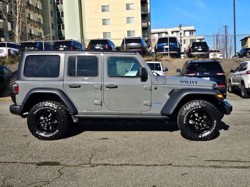 Used 2023 Jeep Wrangler Unlimited w/ Cold Weather Group image 9
