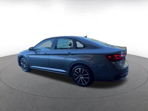 Used 2025 Volkswagen Jetta SE image 10