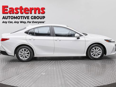 Used 2025 Toyota Camry LE FWD image 4