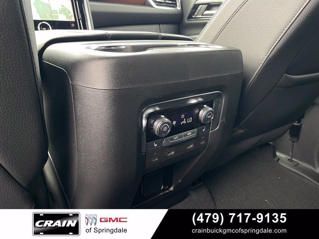 Used 2025 GMC Yukon Denali w/ Advanced Technology Package AWD/4WD image 26
