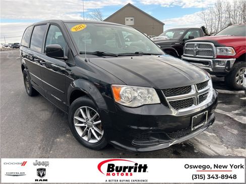 Used 2017 Dodge Grand Caravan SE image 1