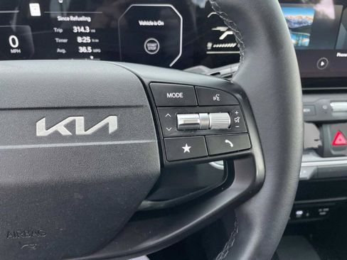 Used 2025 Kia K4 EX FWD image 19