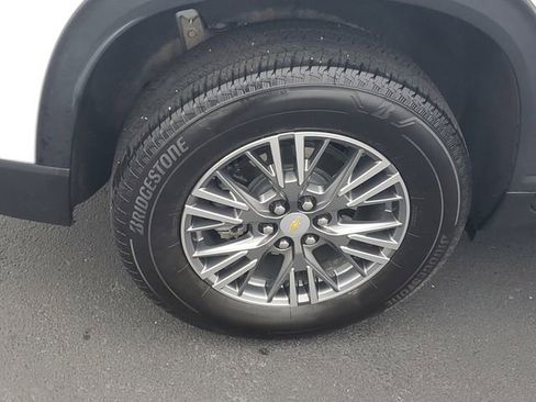 Certified 2025 Chevrolet Traverse LT w/ Driver Confidence Package image 5