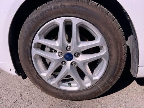 Used 2019 Ford Fusion Titanium FWD image 10