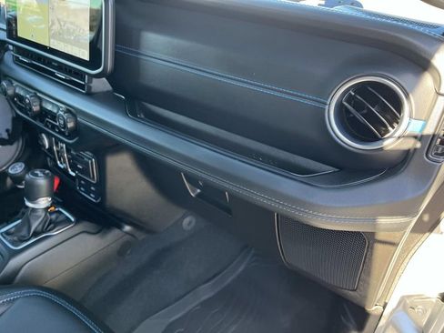 Used 2024 Jeep Wrangler High Altitude image 23