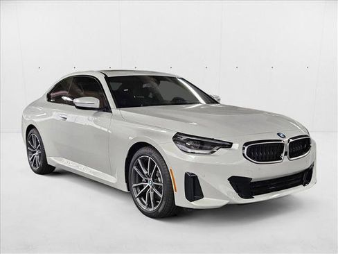 Used 2025 BMW 230i xDrive Coupe w/ Convenience Package image 6