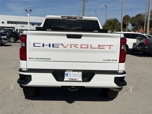 Used 2020 Chevrolet Silverado 1500 Custom w/ Custom Value Package image 4