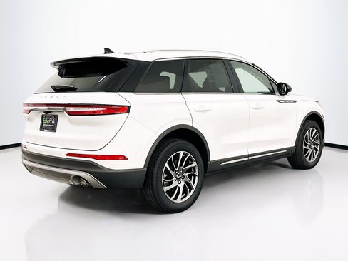 Used 2022 Lincoln Corsair AWD w/ Equipment Group 101A image 9
