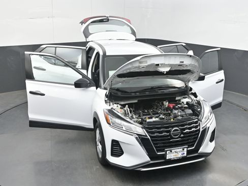 Used 2021 Nissan Kicks S FWD image 38