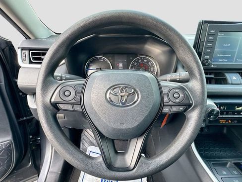 Used 2020 Toyota RAV4 LE image 12