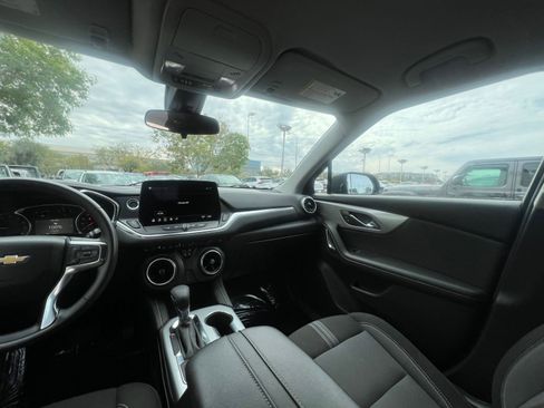 Used 2025 Chevrolet Blazer LT image 35