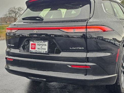 New 2026 Toyota Crown Signia image 8