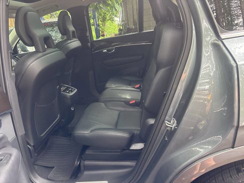 Used 2016 Volvo XC90 T6 Momentum w/ Momentum Plus Package AWD/4WD image 13