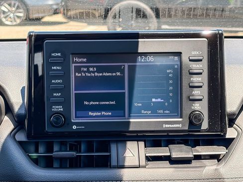 Used 2021 Toyota RAV4 XLE FWD image 17