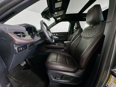 Used 2025 Ford Explorer Platinum w/ LUX Leather Package image 13