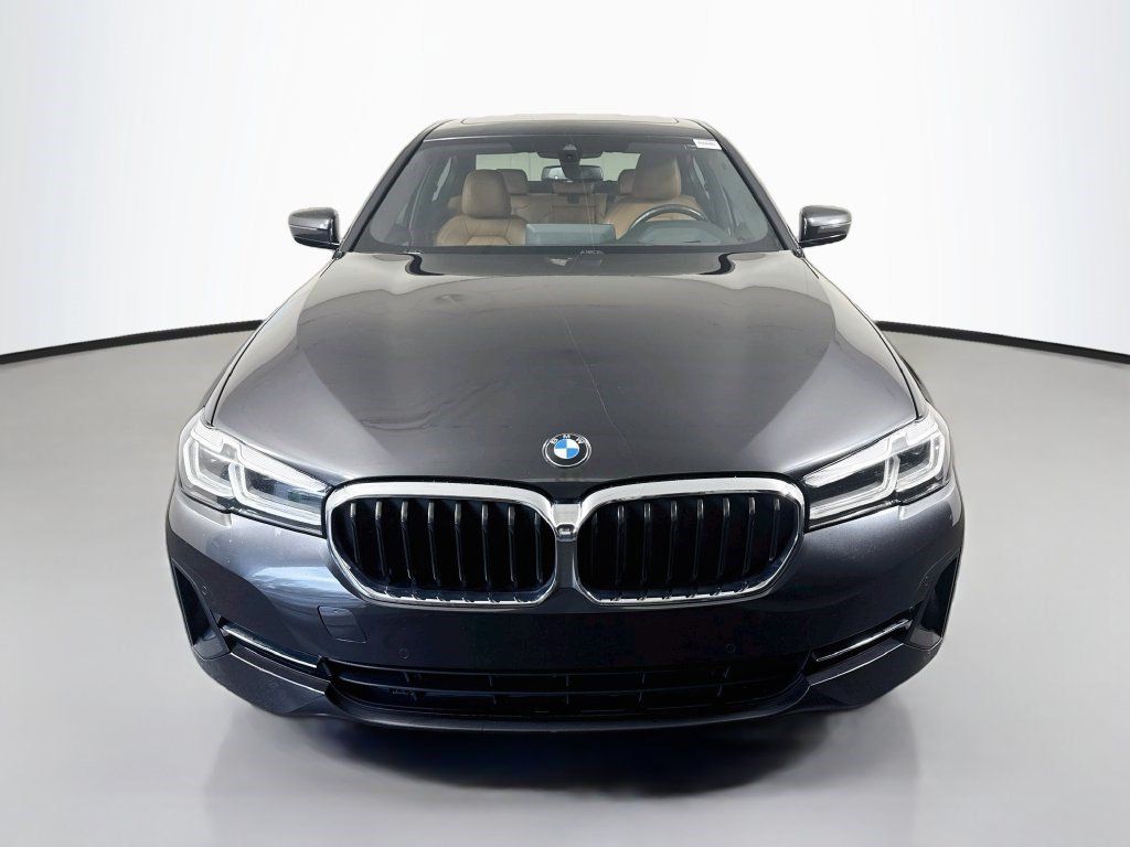 Used 2021 BMW 530i w/ Premium Package RWD image 2
