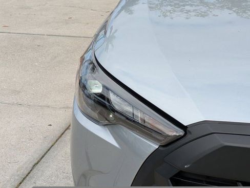 Used 2026 Toyota Corolla Cross L image 9