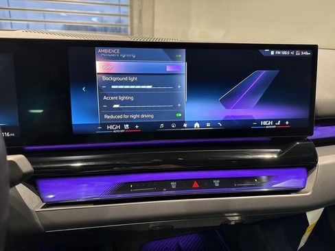 Used 2024 BMW i5 eDrive40i w/ Premium Package image 28