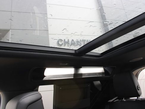 New 2026 Land Rover Defender 90 X-Dynamic SE AWD/4WD image 18