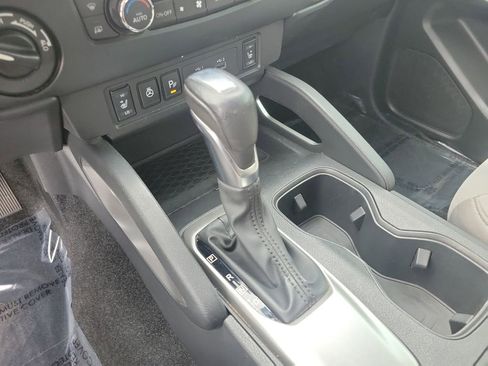 Used 2022 Nissan Frontier SV image 25