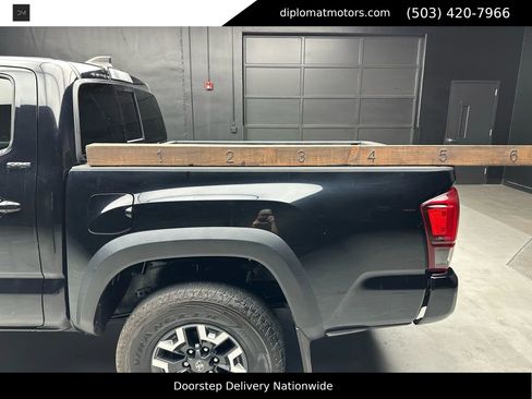 Used 2021 Toyota Tacoma SR5 w/ Trail Edition image 47