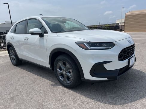 New 2026 Honda HR-V LX image 2