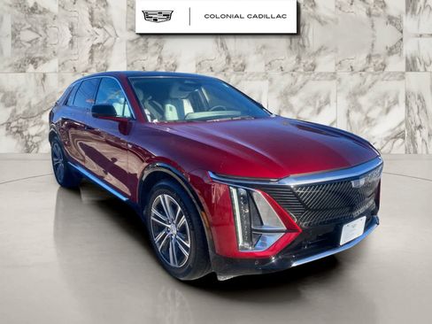 Certified 2024 Cadillac Lyriq Luxury image 3