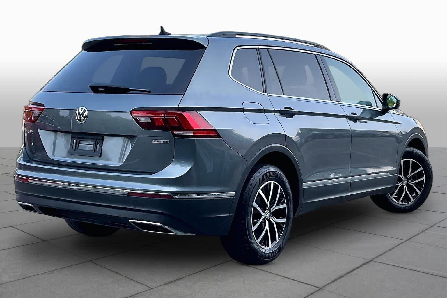 Used 2021 Volkswagen Tiguan SE w/ Panoramic Sunroof Package AWD/4WD image 12