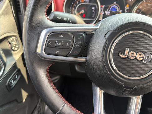 Used 2023 Jeep Wrangler Unlimited Rubicon AWD/4WD image 19