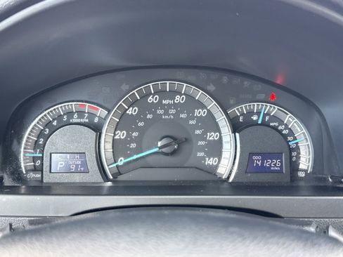 Used 2014 Toyota Camry SE FWD image 17