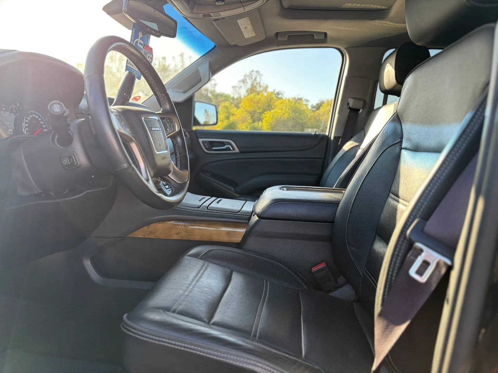 Used 2017 GMC Yukon Denali w/ Open Road Package RWD image 20
