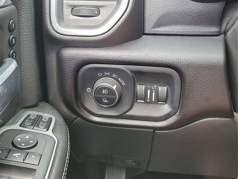 Used 2024 RAM 2500 Laramie w/ Safety Group AWD/4WD image 14