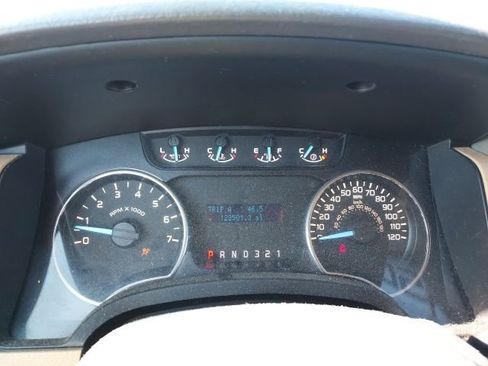 Used 2011 Ford F150 XLT image 11